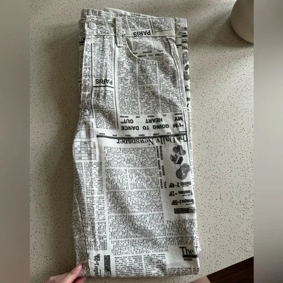 Zara White Newspaper Jeans - Picture 6 of 8